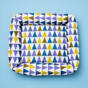 Cama Pequeña con Diseño de Triángulos para Mascotas